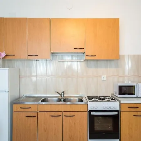Vidovic - One Bedroom With Patio And Sea View Apartment *