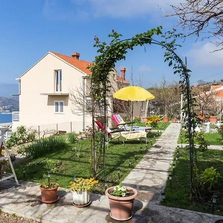 Vidovic - One Bedroom With Patio And Sea View * Mlini