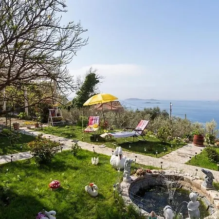 Vidovic - One Bedroom With Patio And Sea View *
