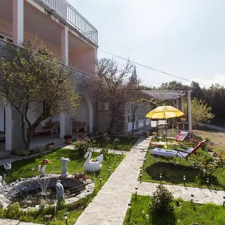 Vidovic - One Bedroom With Patio And Sea View